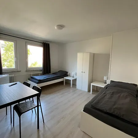 Apartment 3 Br, 5 Singlebeds, Free Parking, Balcony, Near A7 Autobahn Neumünster