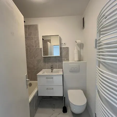 Moderne Monteursunterkunft 5 Personen A7 Autobahn Apartament